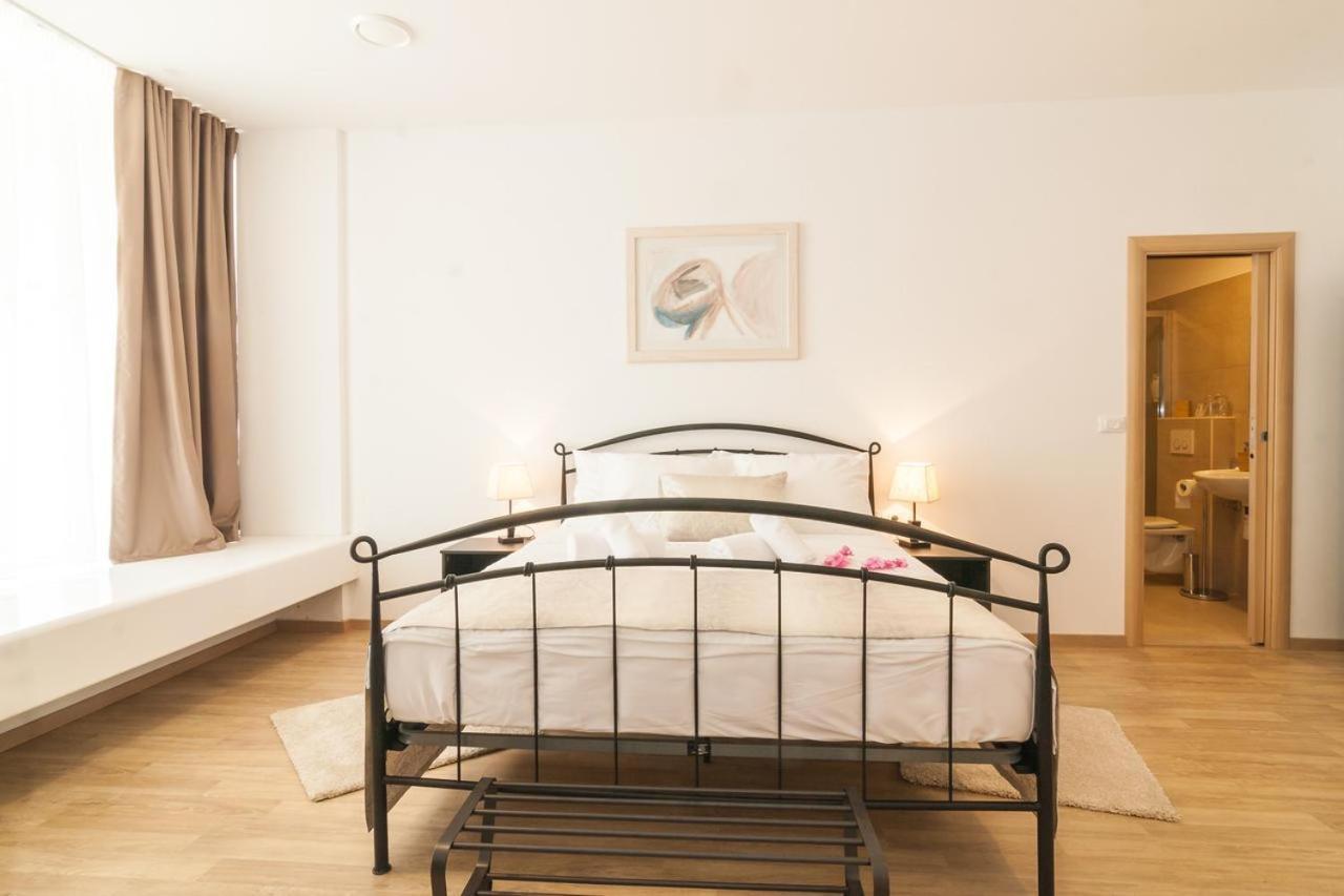 Via Domus Hotel Сплит Екстериор снимка